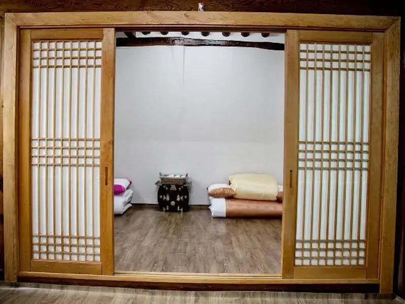 Lili Hanok Guesthouse