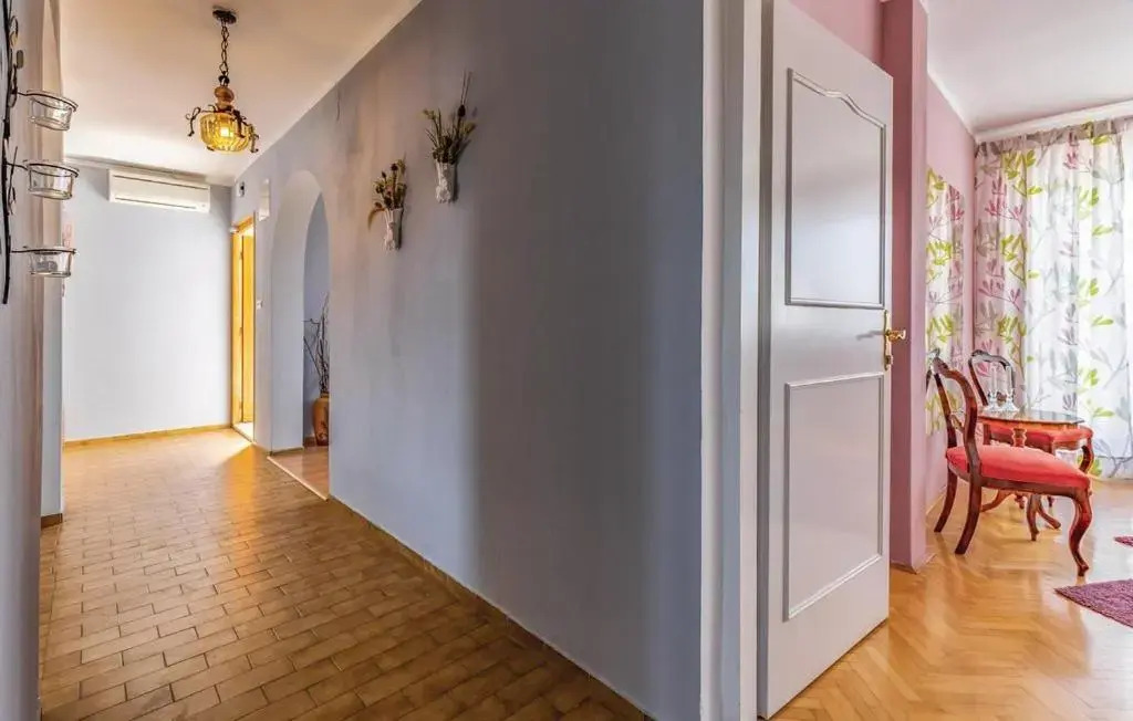 Apartment 1