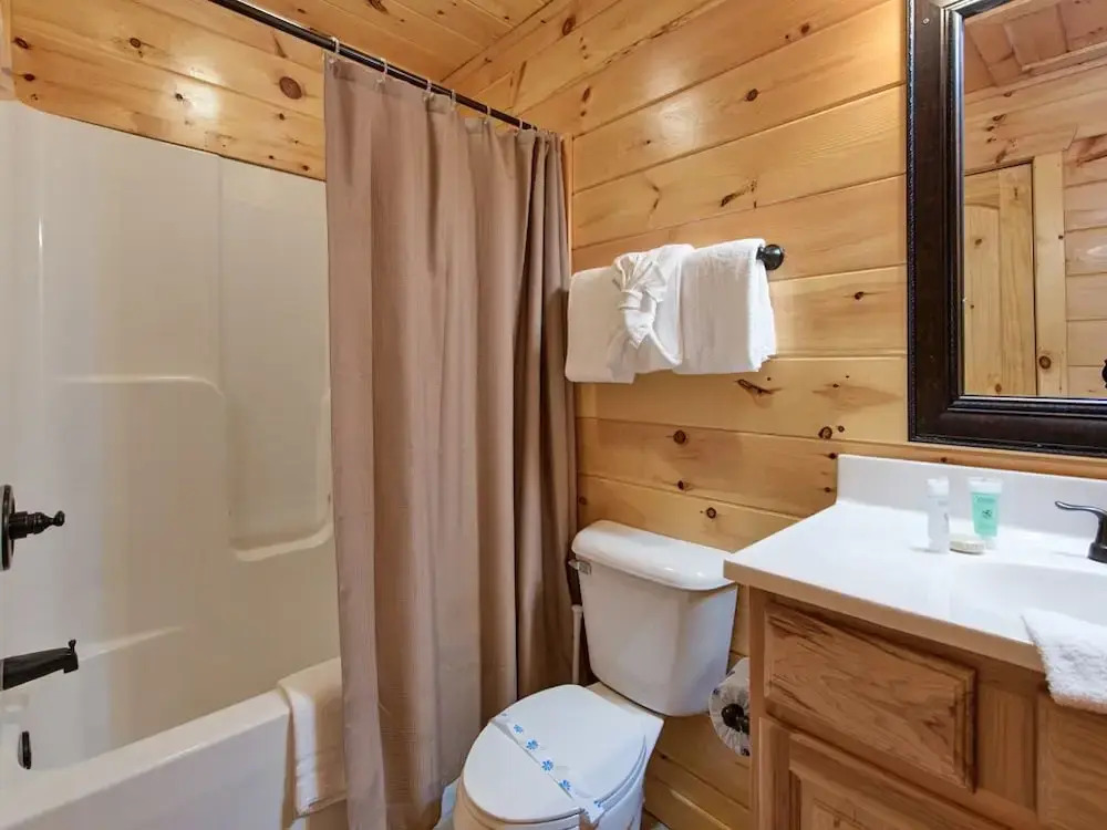Parkside Lodge 6 Bedroom Home with Hot Tub