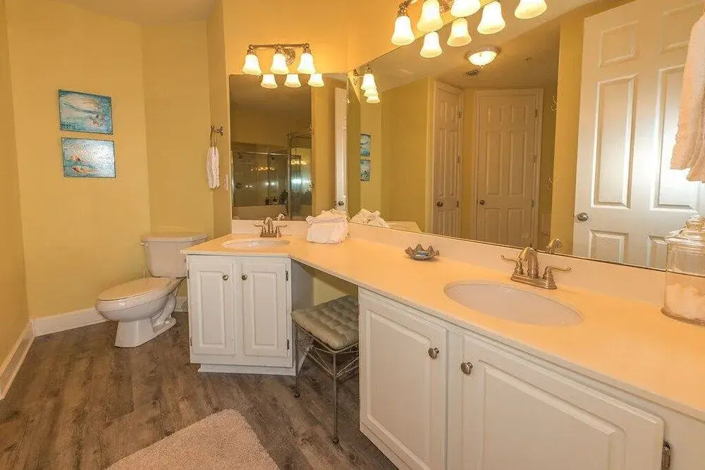 Regency Isle 507 - 2 Br condo by RedAwning