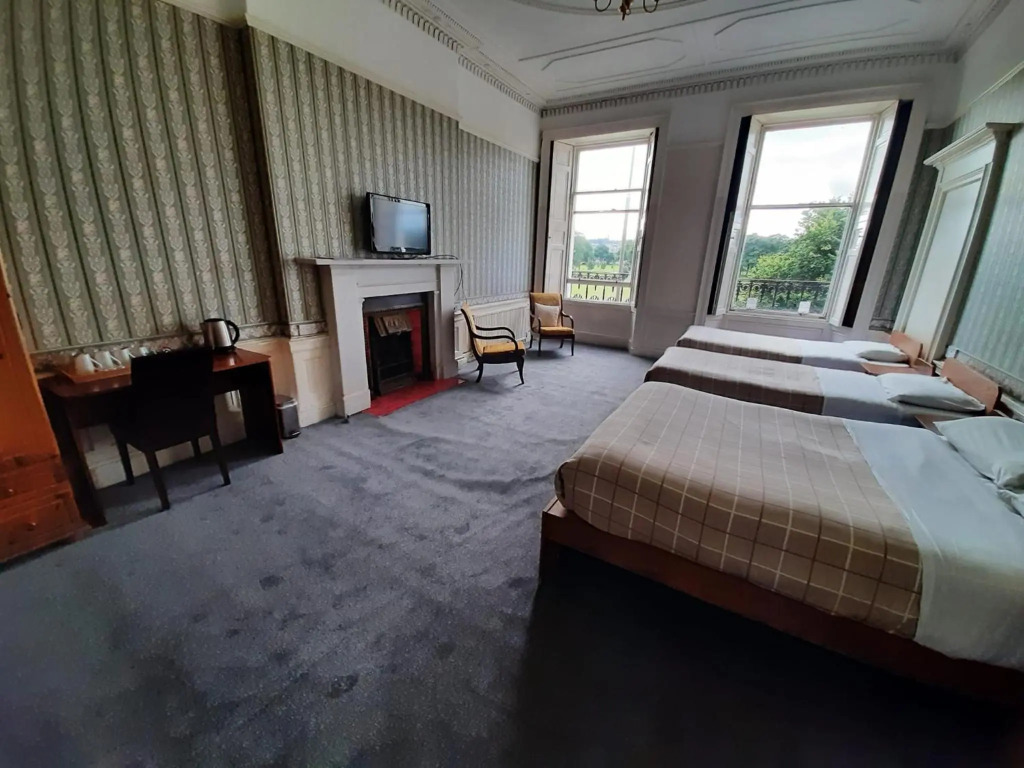 Adelphi Hotel