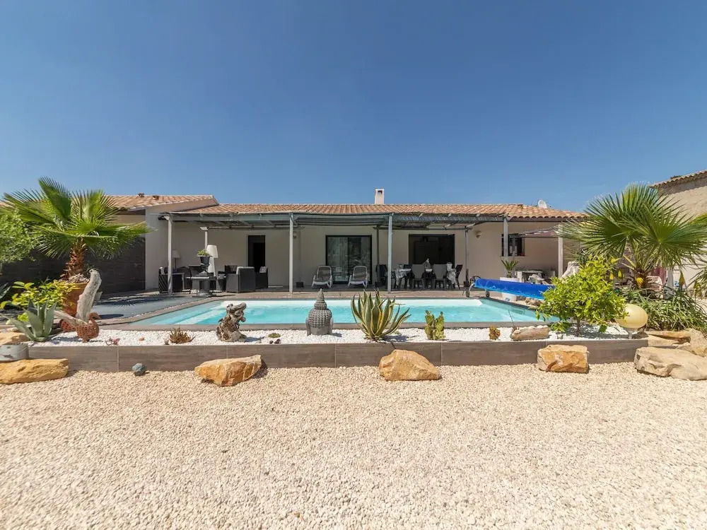 Serene Villa in Saint-Victor-la-Coste with Private Pool