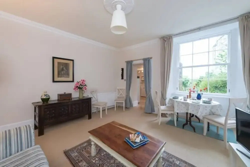 1 Bedroom Apartment in New Town