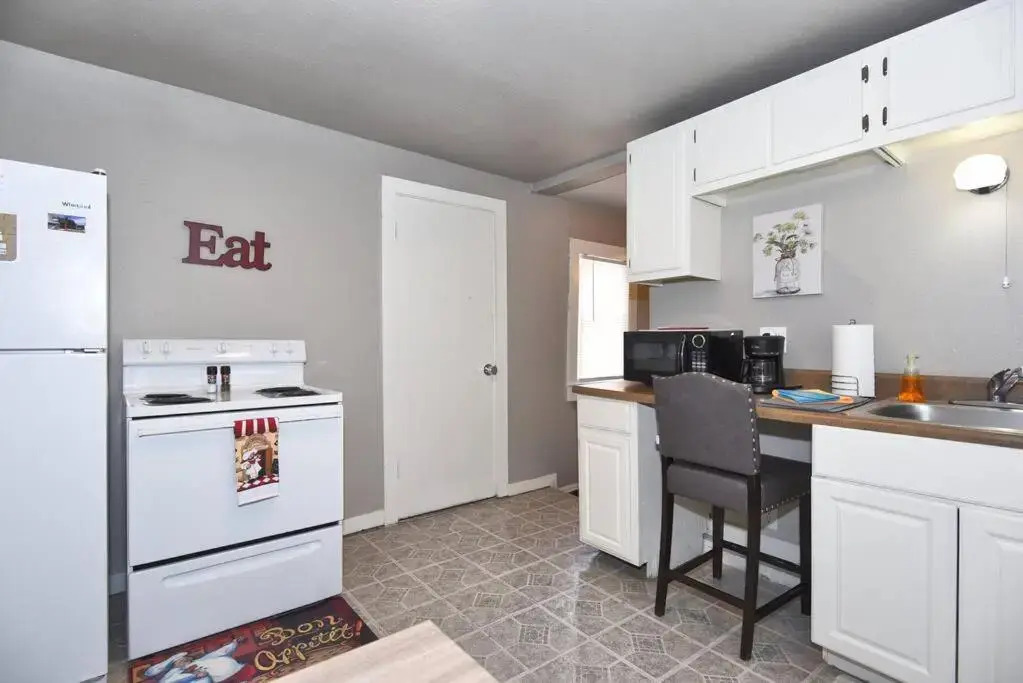 Cherry St Little Love House* Shop*Dine* Rt 66*Expo Center*Bok*Downtown