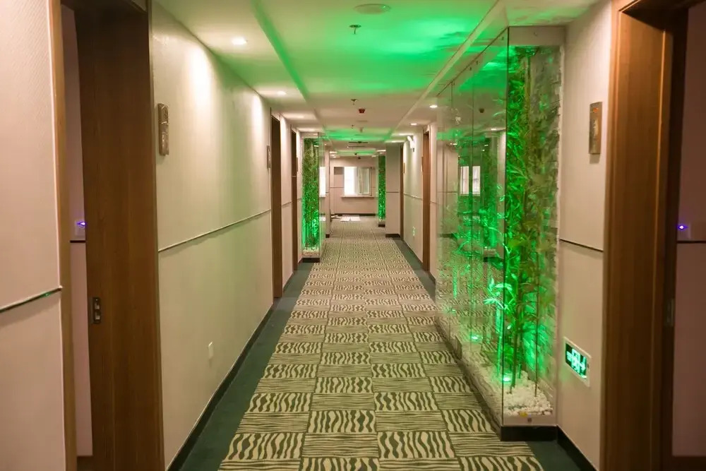 Shengfeng Forrest Holiday Hotel