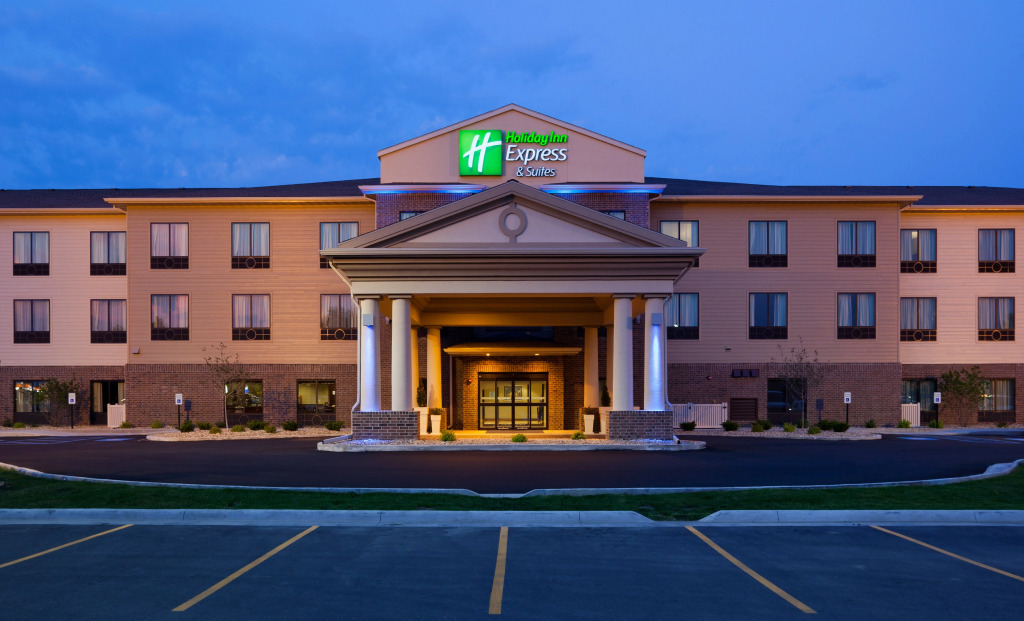 Holiday Inn Express & Suites - Mason City by IHG
