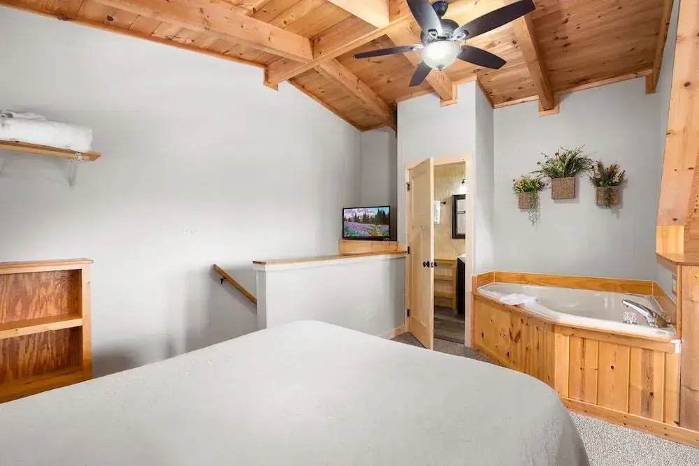 Silver Moon Cabin