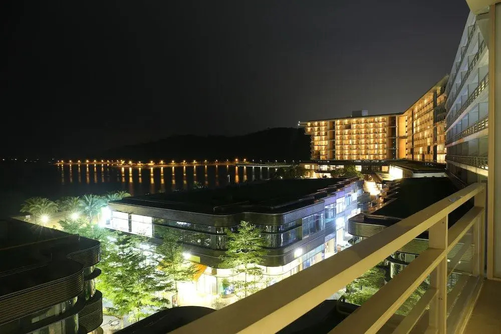 XI Yue Hai Bin Holiday Hotel