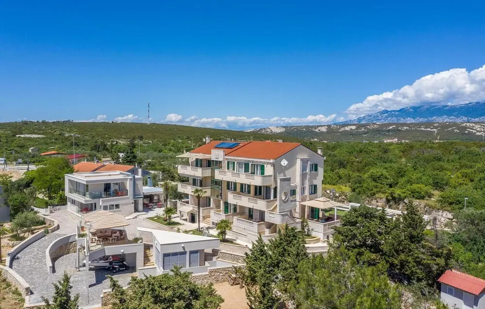 Nice Home in Novalja With Wifi and 2 Bedrooms