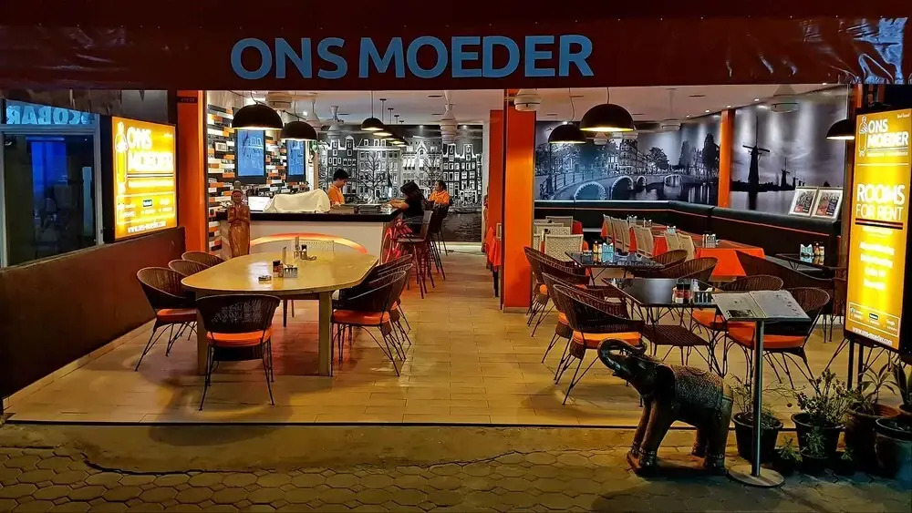 Ons Moeder Restaurant Guesthouse - 3 50 Meters to the Beach