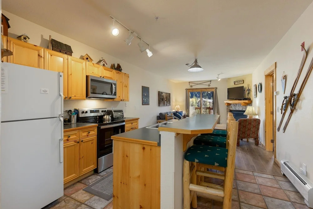 Tenderfoot 2616 2 Br condo by RedAwning