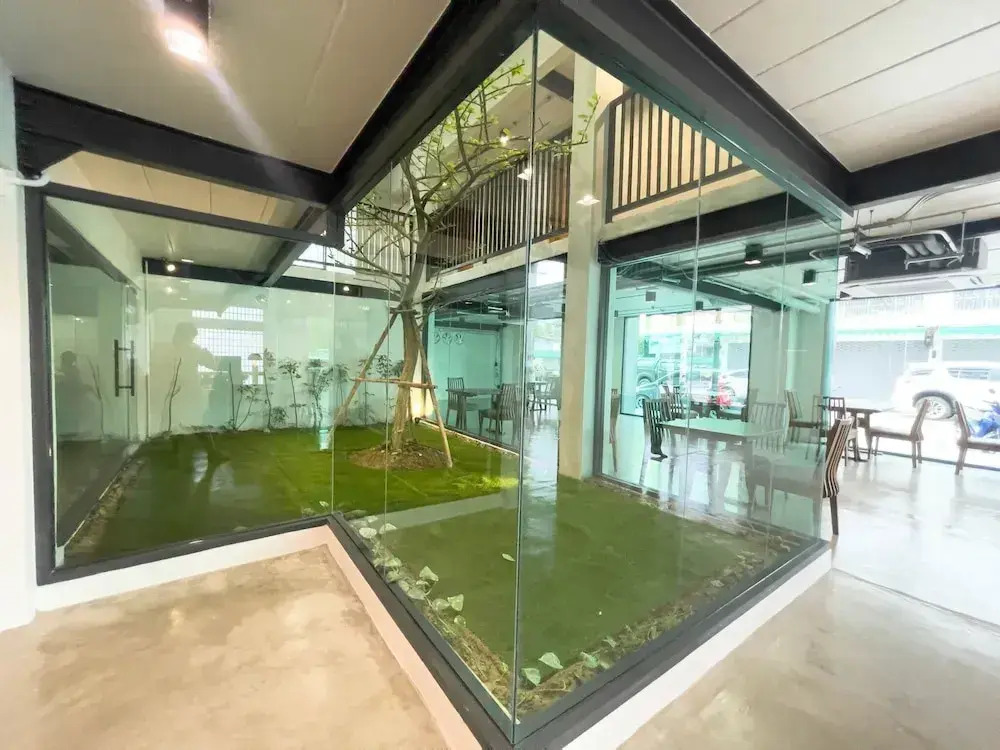 V1 boutique hotel