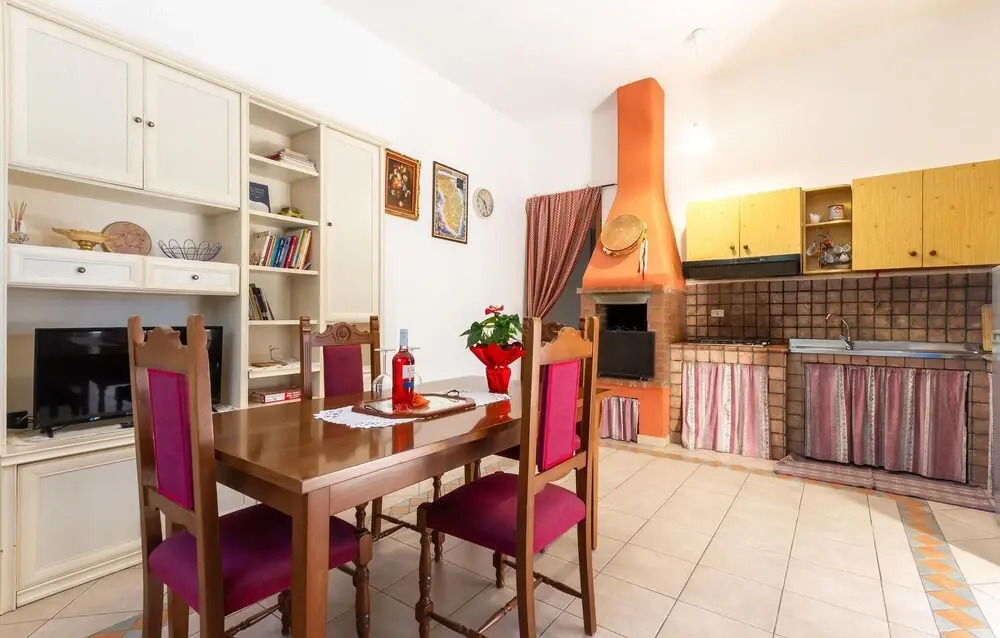 Awesome Home in Contrada Spina With Outdoor Swimming Pool, Wifi and 2 Bedrooms