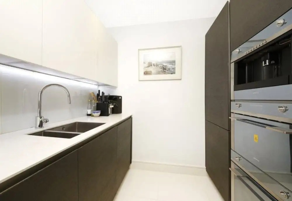 Modern 2 Bedroom House in Whitechapel