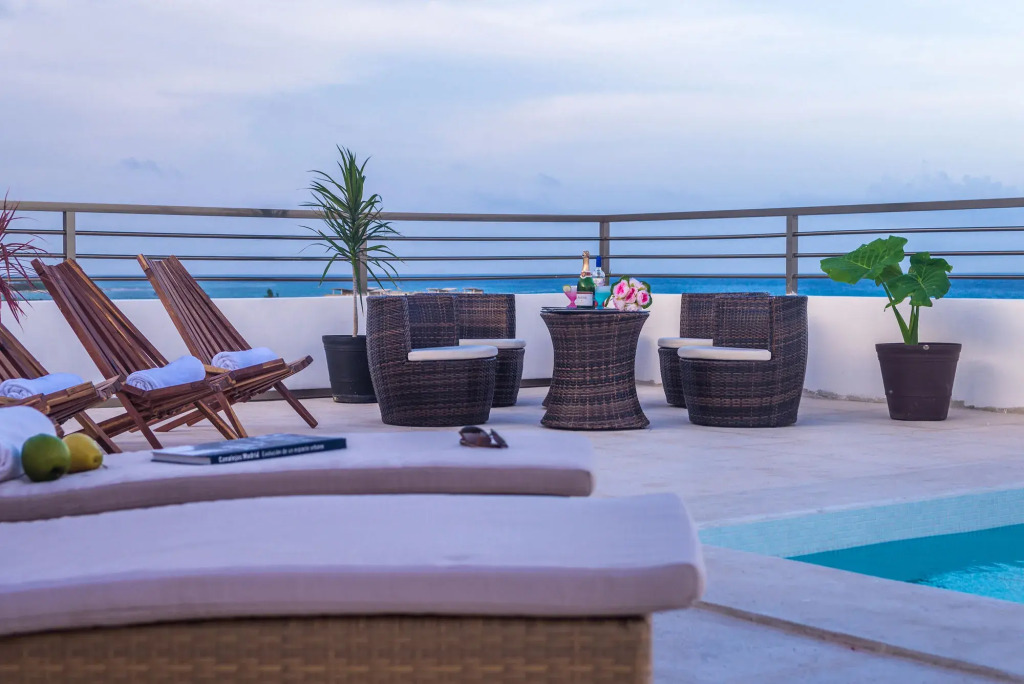 Las Perlas Condo