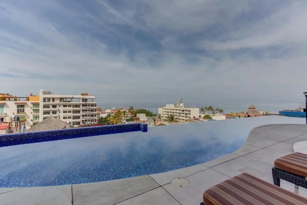 Signature Pinnacle 205 - Luxury Condo With Ocean Views