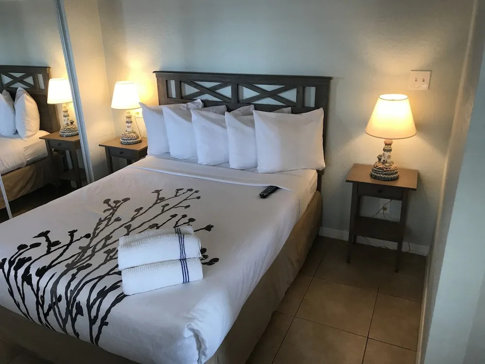 Schooner Hotel