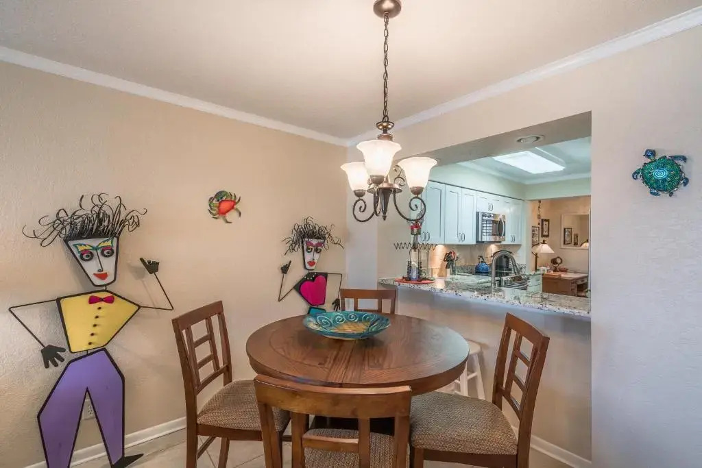 Bahia Vista 9-521 by Distinctive Beach Rentals