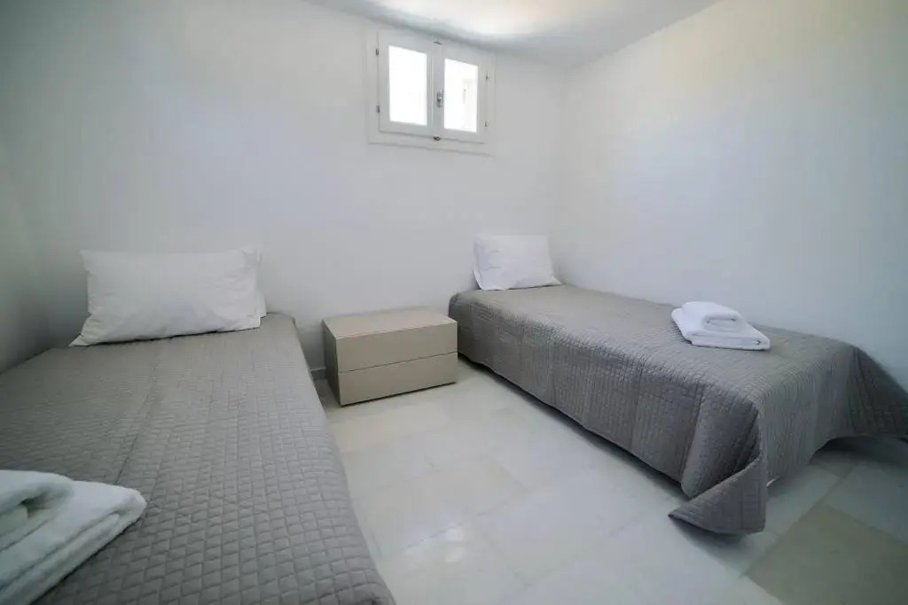 Deep Blue Villa With 4 Bedrooms in Paros