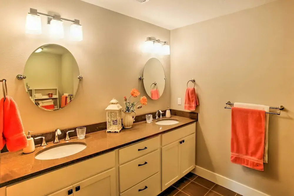 Downtown Coeur D'alene Rental: Near Lake!