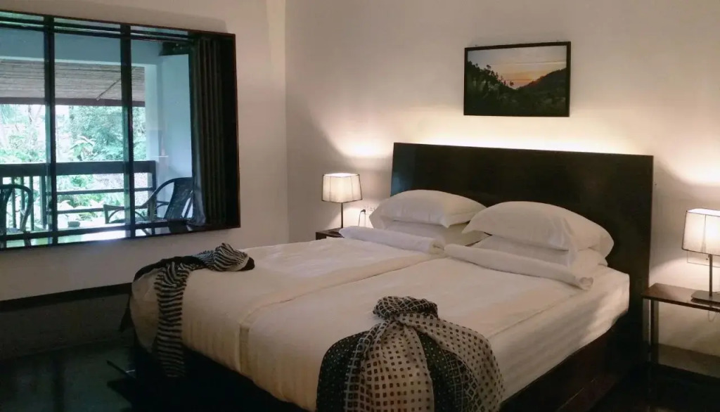 The Mandolis Hotel