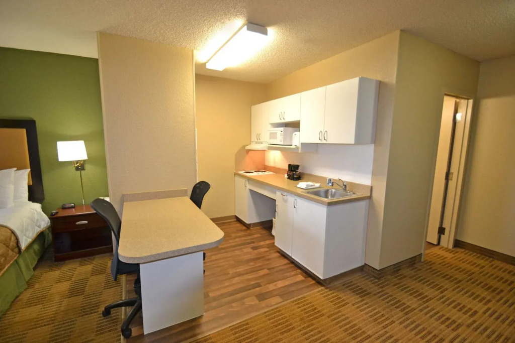 Suburban Studios Auburn Hills - Detroit