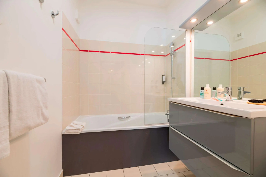 Hotel Cerise Chatou
