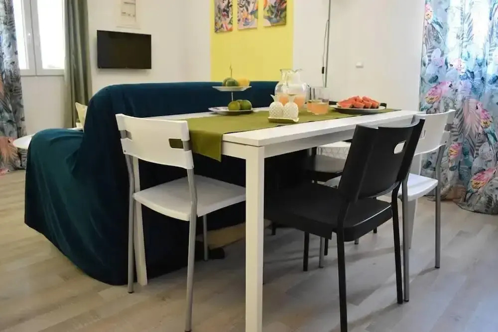 Pirgos Colorful Studio, Sleeps 2, Parking Wifi Ac