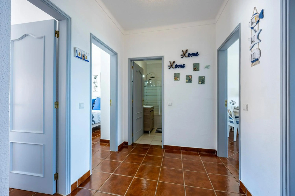 CoolHouses Algarve Luz, 2 Bed top floor flat, amazing sea view, central. Delicia do Sol