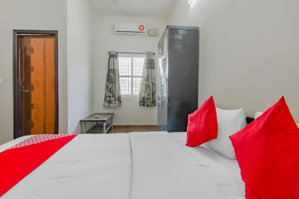 SKL Grand Rooms by OYO Rooms