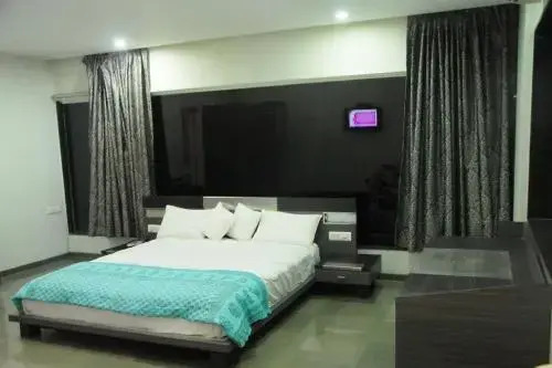 Jewelz6 Hotel