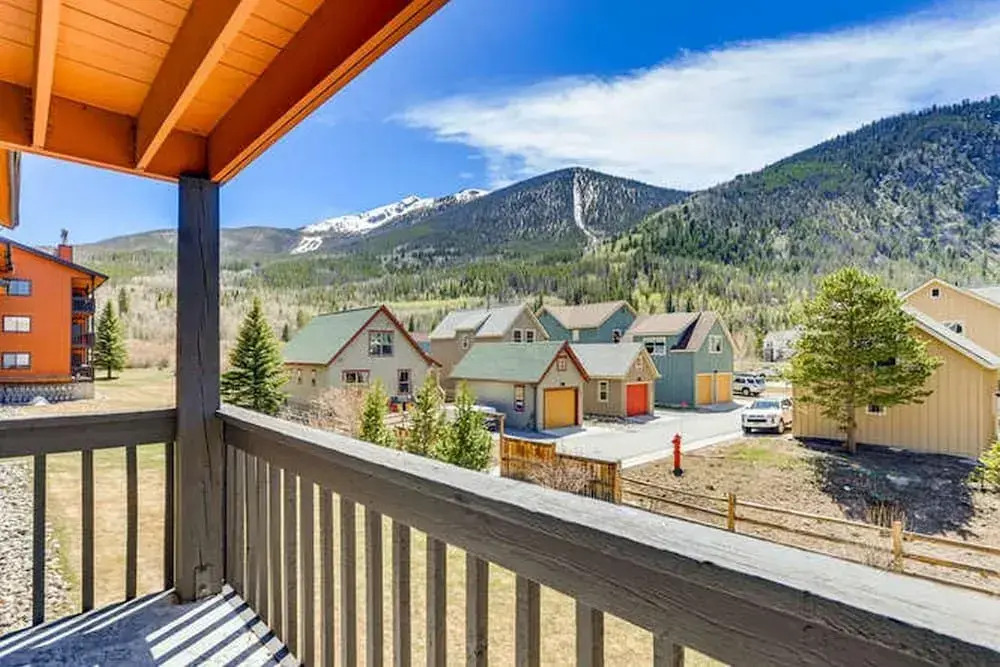 Mountainside J130 by Book by Owner