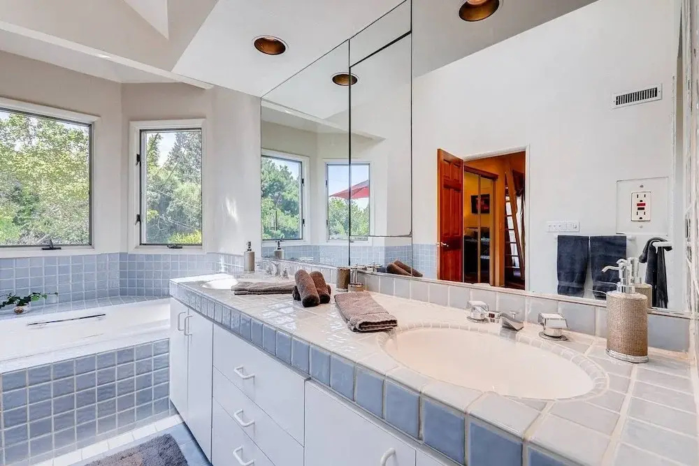 Amazing Quiet & Serene West Hollywood 5 Bedroom House Near Everything! (K1)