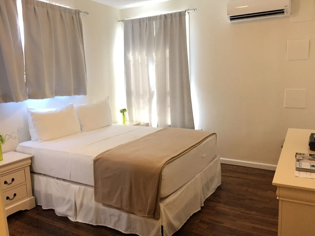 Long Beach Hotel