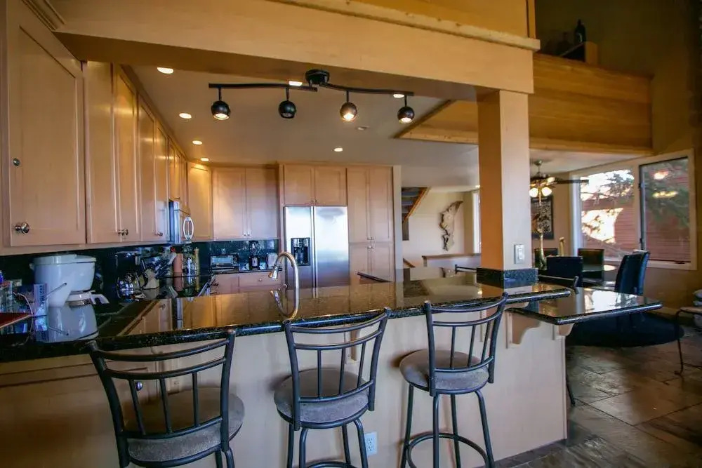 Bridges Townhome 13 Mountain View Townhome just Steps to the Slopes with Private Garage and Washer Dryer by RedAwning