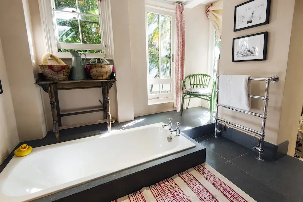 Vintage Shepherds Bush Home by Westfield London