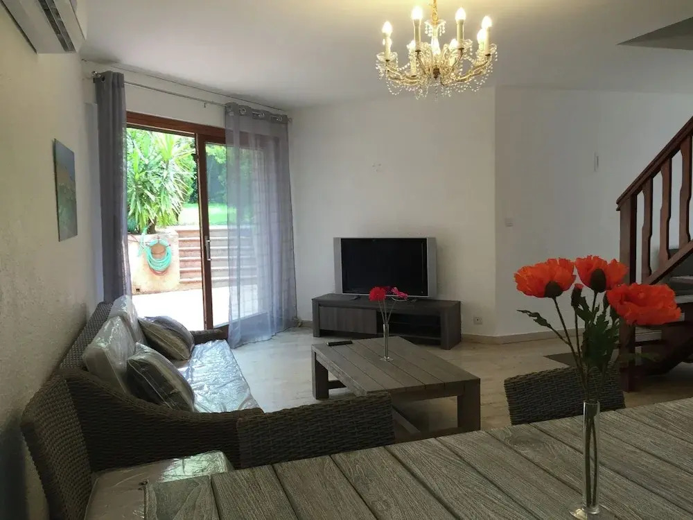 Classy Holiday Home With Swimming Pool, Garden, Tennis Court
