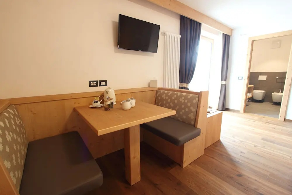 DOLOMITES B&B - Suites, Apartments and SPA