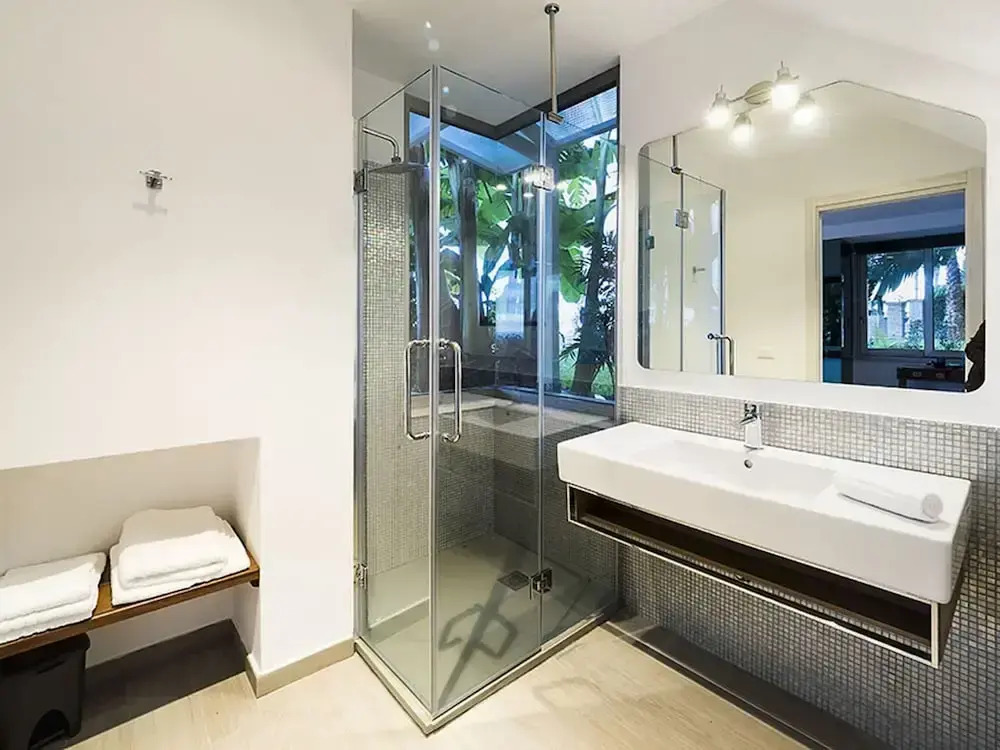 Exclusive Villa With Panoramic Swimming Pool and Hot Tub, Near the Sea