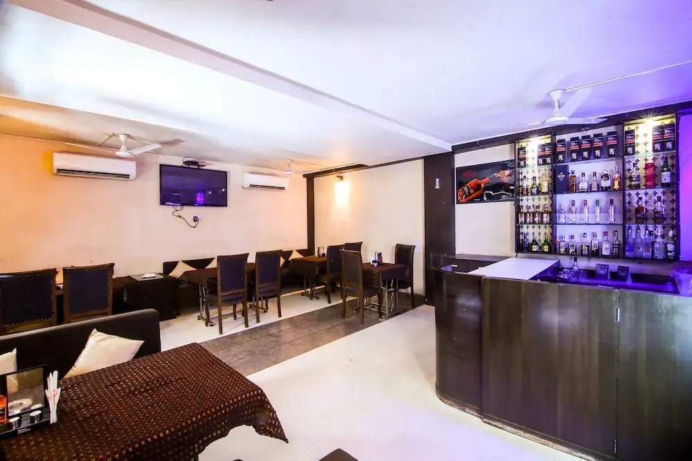OYO 4940 Hotel Sea Rock