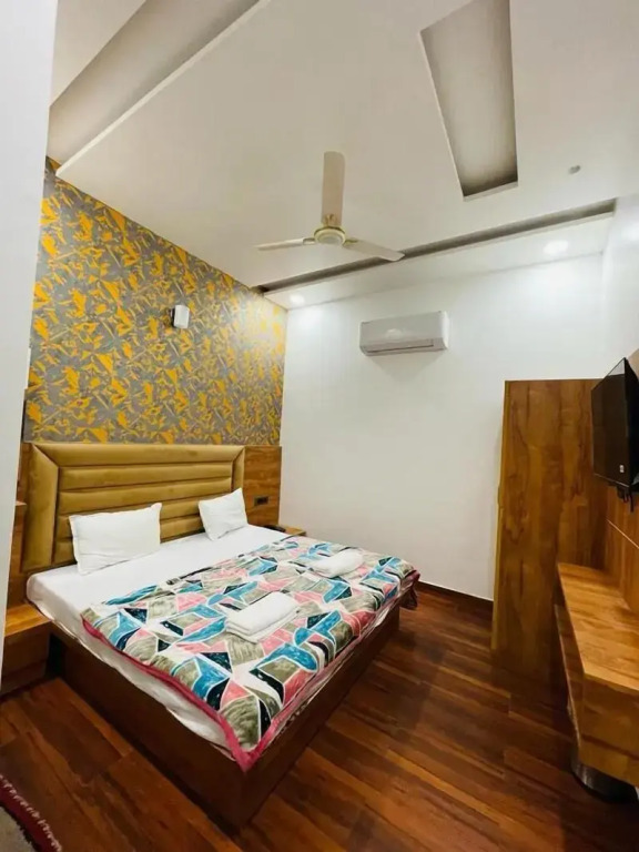 Hotel 4S Niwas