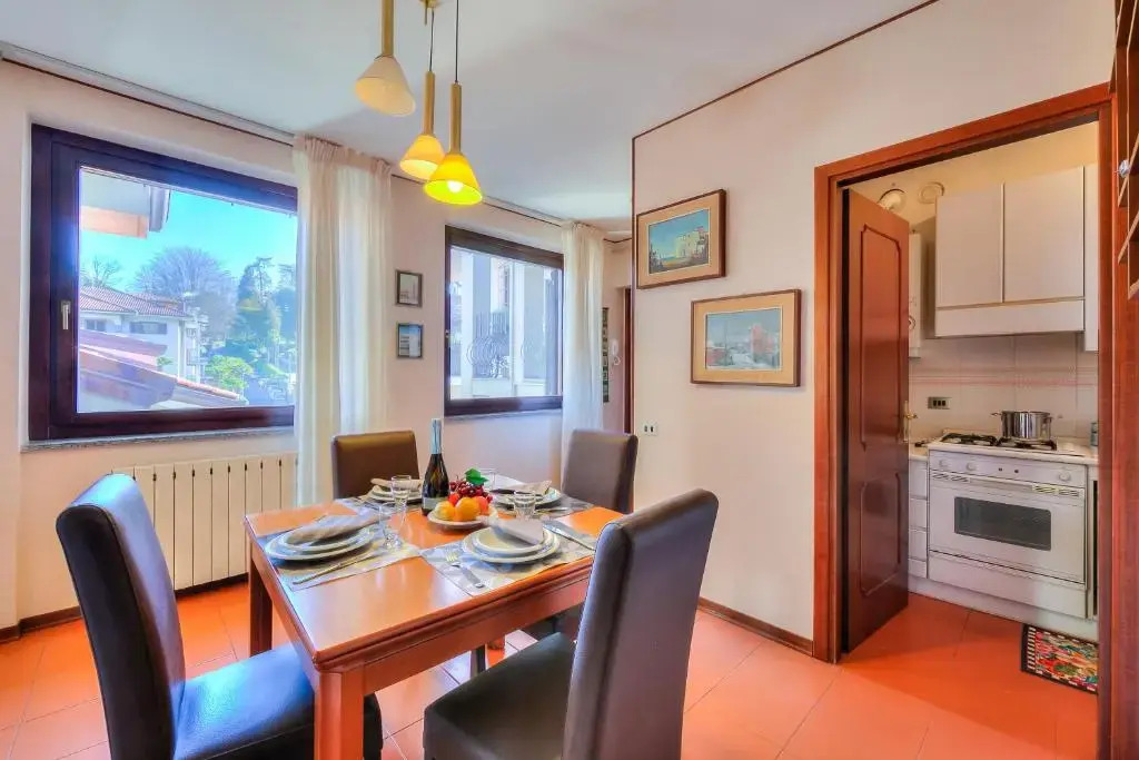 Laura's Cozy Apartment Stresa Center