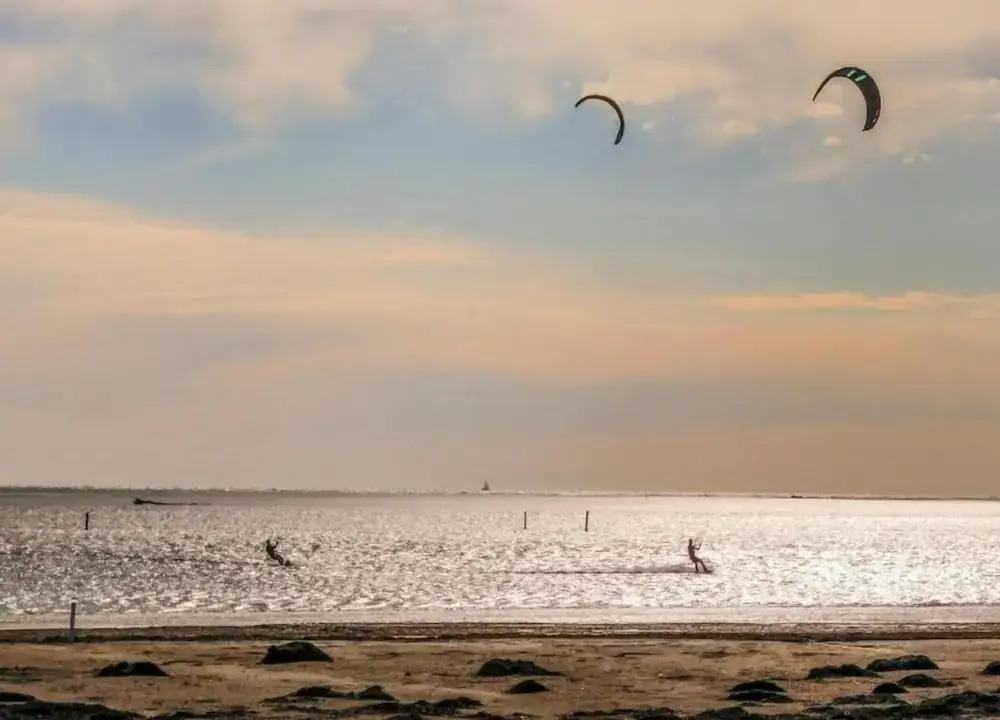 Sunny Coastal Escape in Lido
