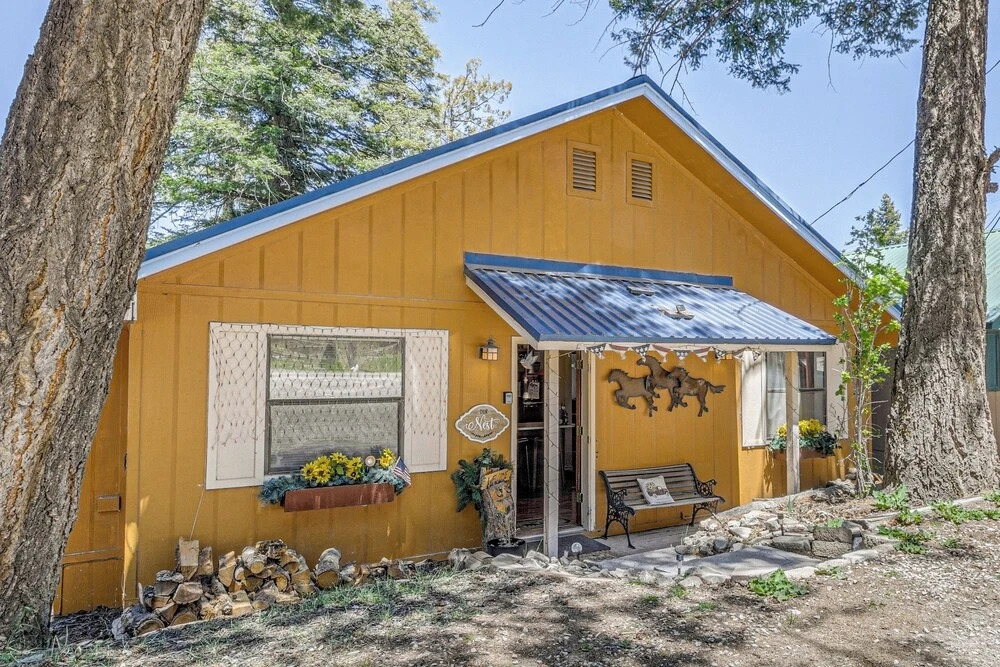 Walk to Dtwn Cloudcroft! Cozy Mtn Cabin w/ Hot Tub