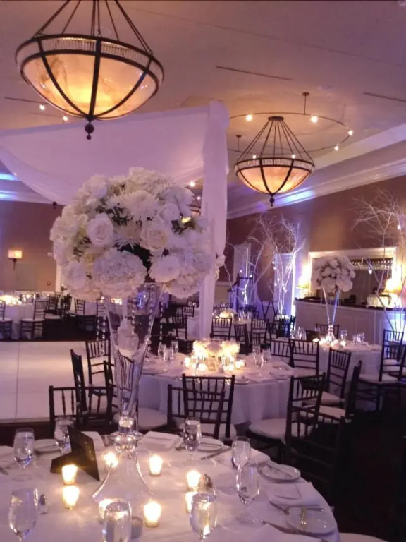 The Tidewater Inn