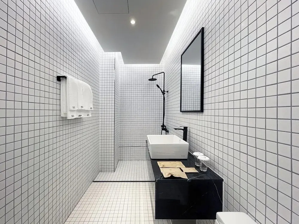 Bluefrog Hotel