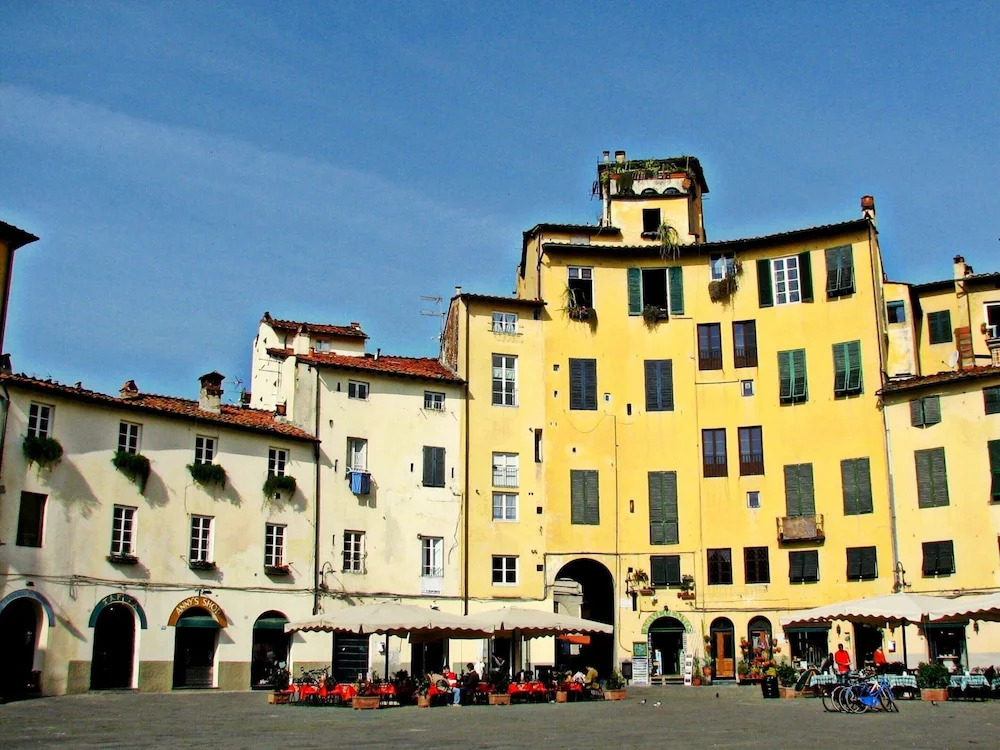 Stay Central in Historic Lucca