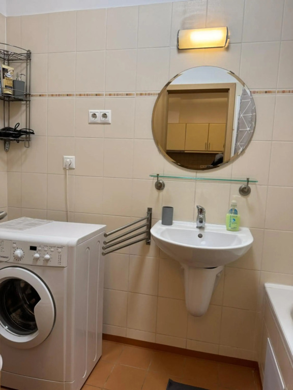 Nice studio for 4 persons, behind Opera house!