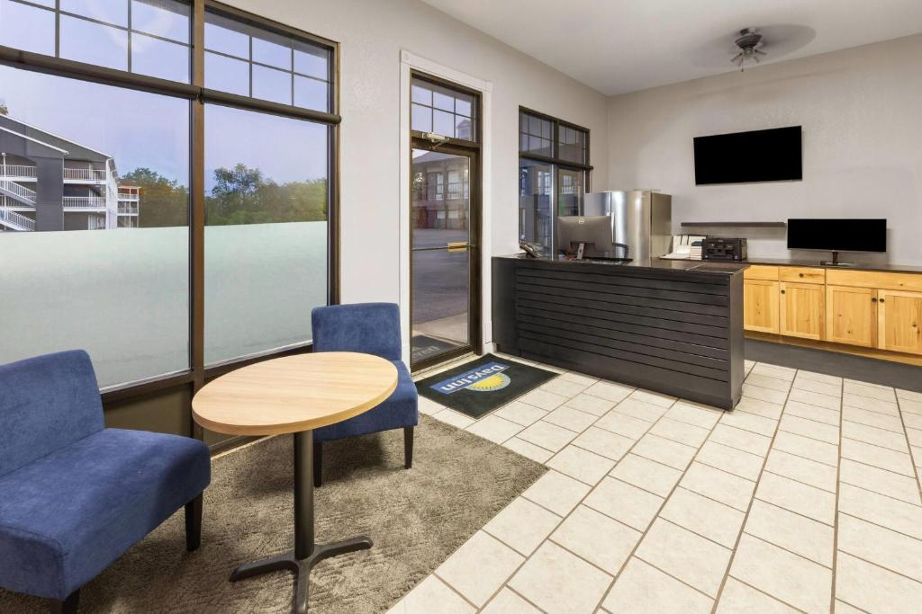 Days Inn by Wyndham Branson Ozarks