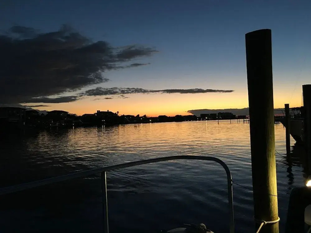 Harbor Houseboat